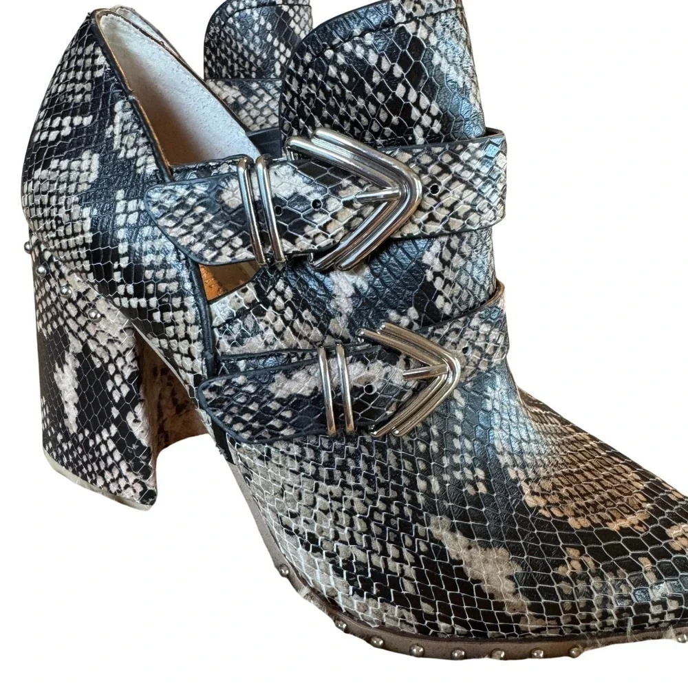 SOLD - Picture 3 of 12